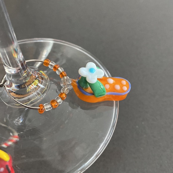 6 Wine Charms - Picture 3 of 3